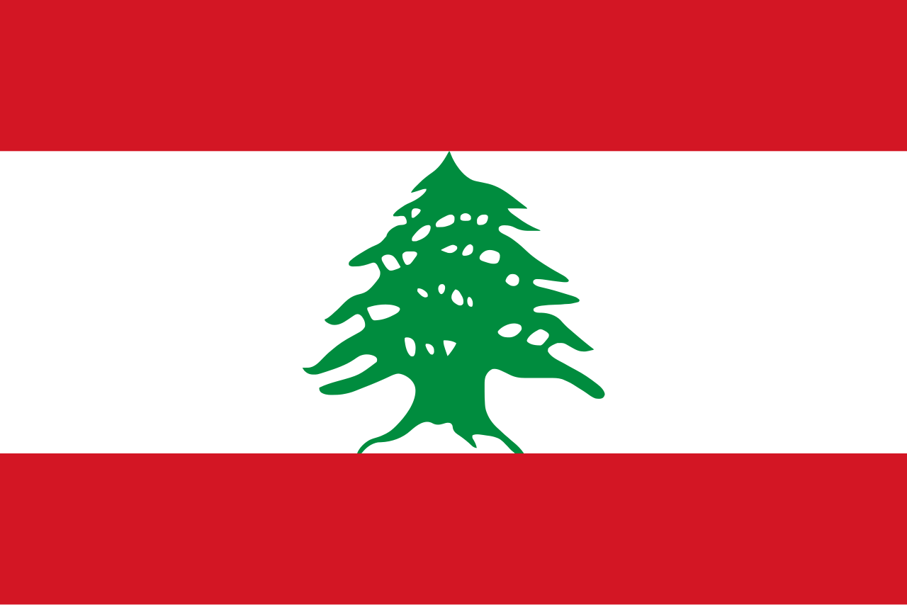 Le drapeau du Liban, frappé du cèdre, symbole national